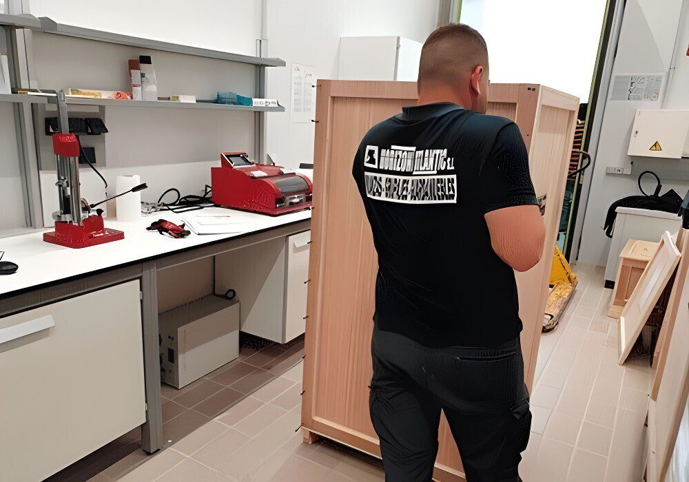 Traslado de maquinaria técnica e industrial de Madrid a Canarias - Horizont Atlantic